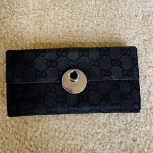 Gucci leather continental wallet